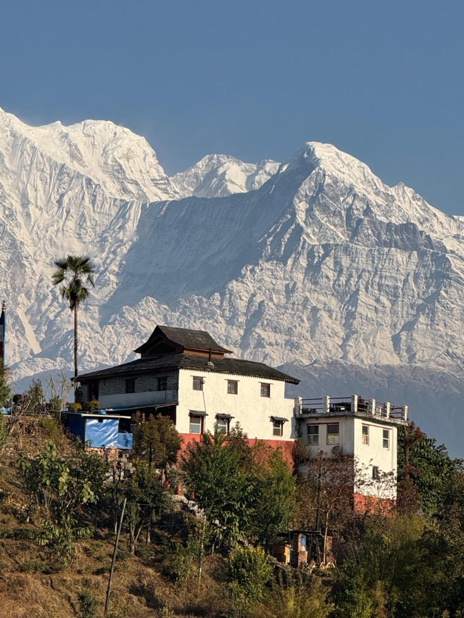 Es Deurali Resort Pokhara Dış mekan fotoğraf