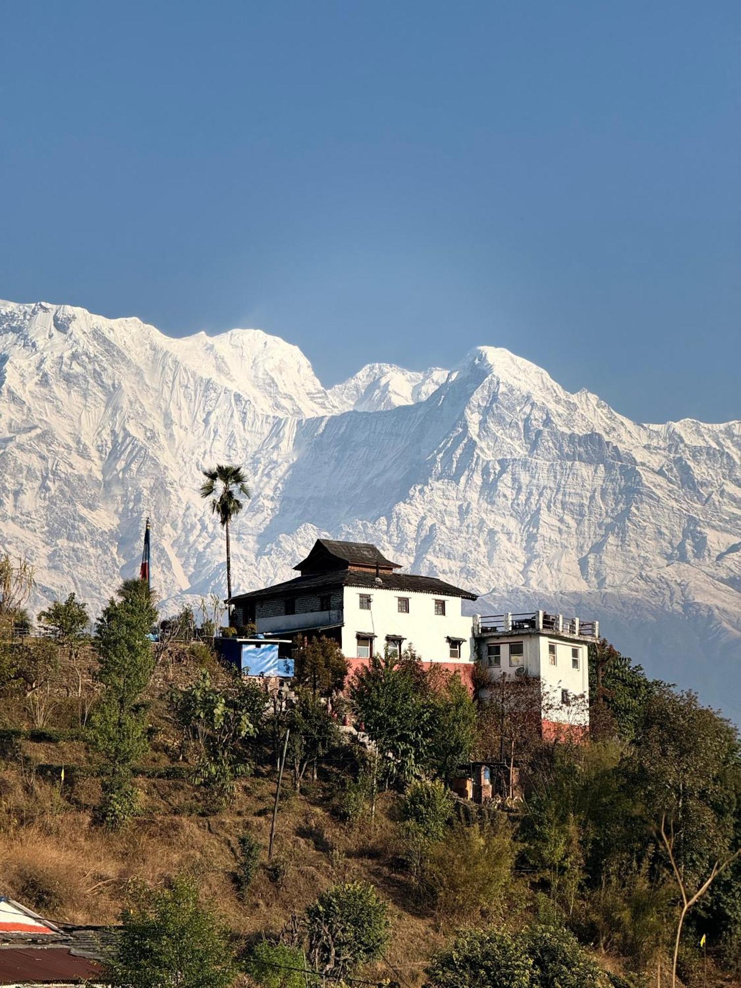 Es Deurali Resort Pokhara Dış mekan fotoğraf