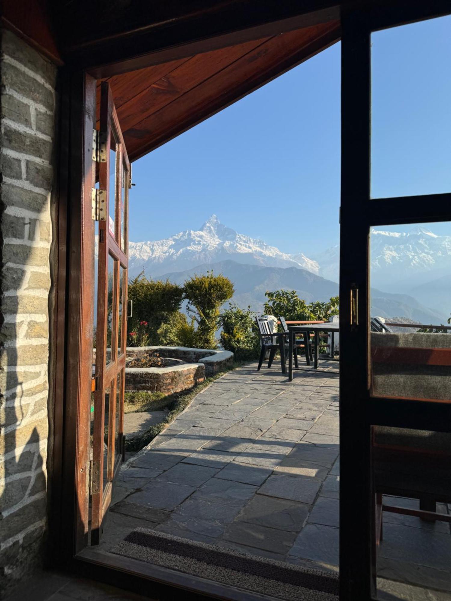 Es Deurali Resort Pokhara Dış mekan fotoğraf