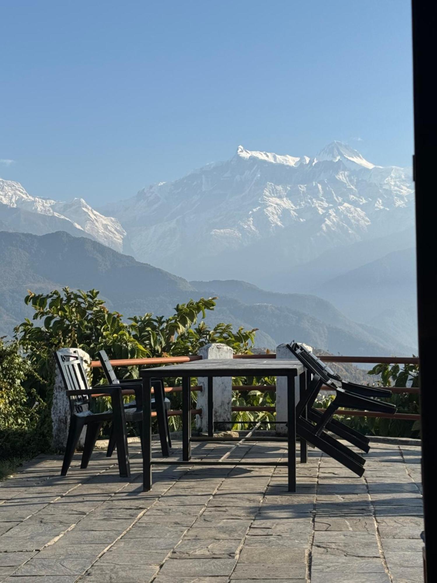 Es Deurali Resort Pokhara Dış mekan fotoğraf