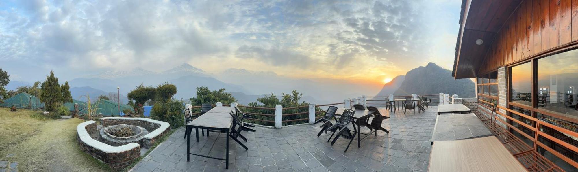 Es Deurali Resort Pokhara Dış mekan fotoğraf