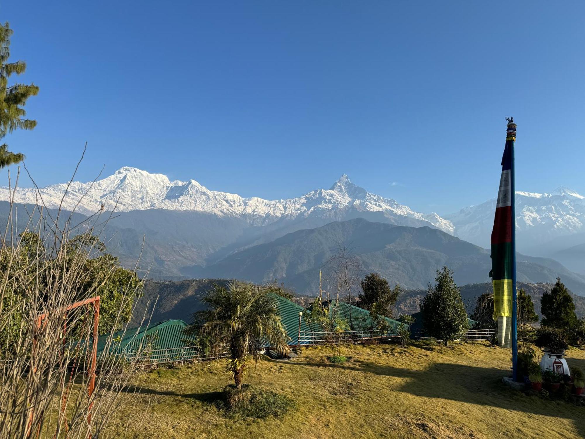 Es Deurali Resort Pokhara Dış mekan fotoğraf
