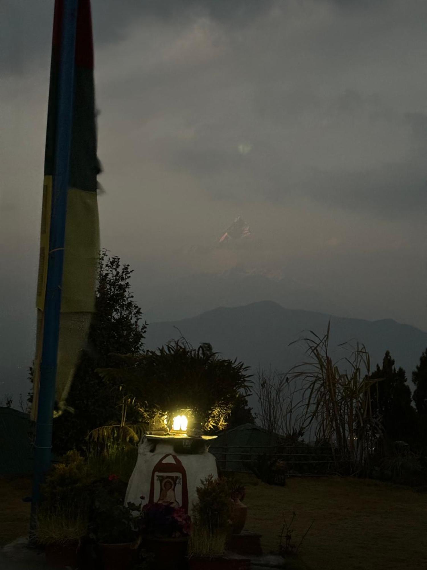Es Deurali Resort Pokhara Dış mekan fotoğraf
