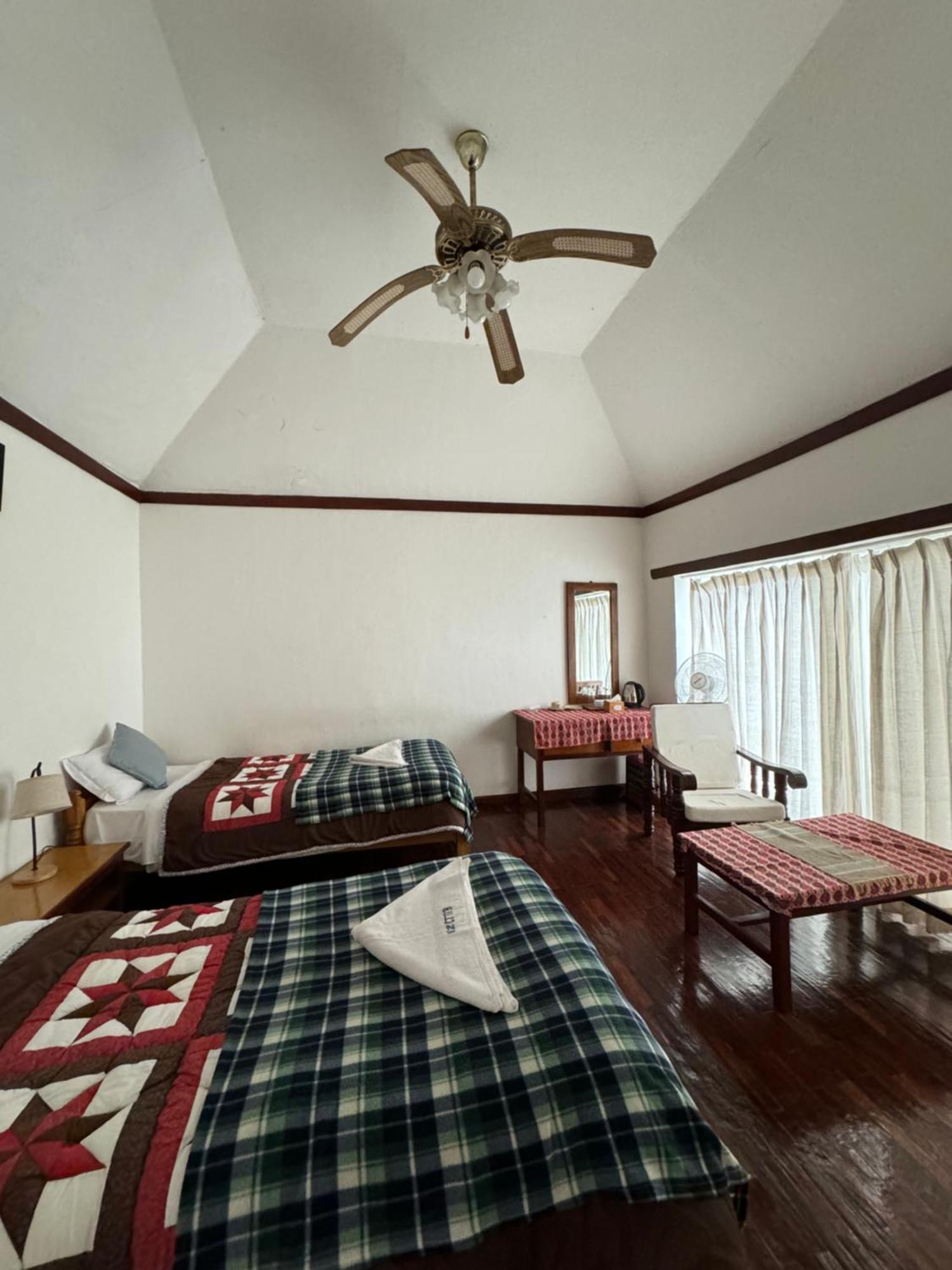 Es Deurali Resort Pokhara Dış mekan fotoğraf
