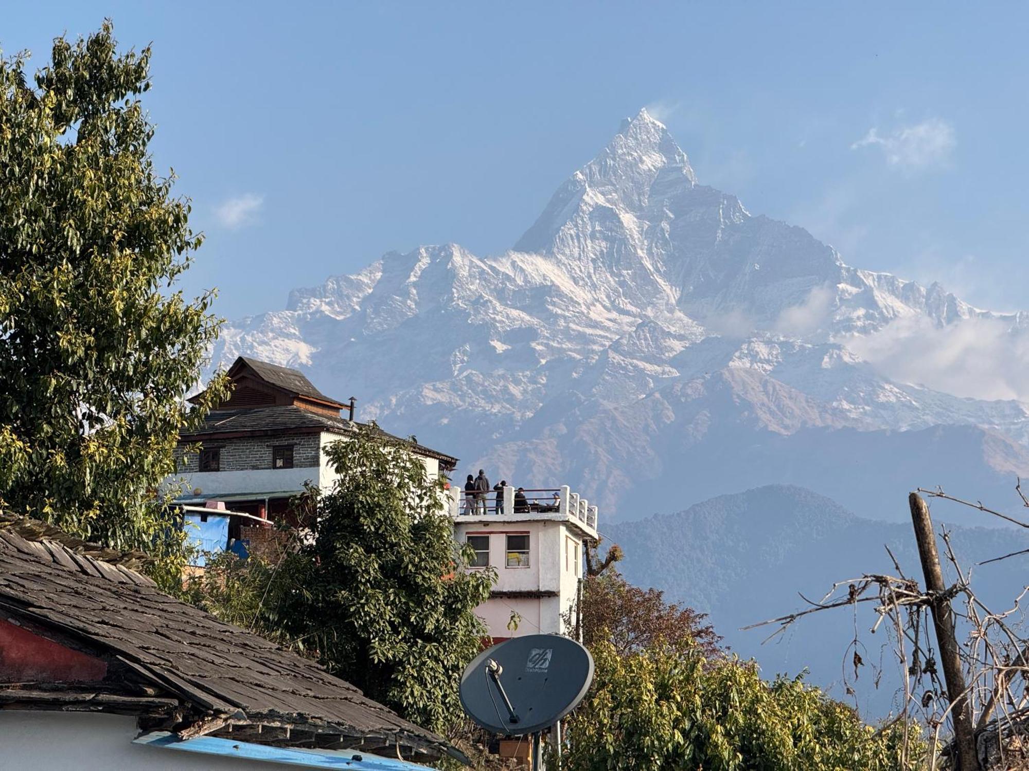 Es Deurali Resort Pokhara Dış mekan fotoğraf
