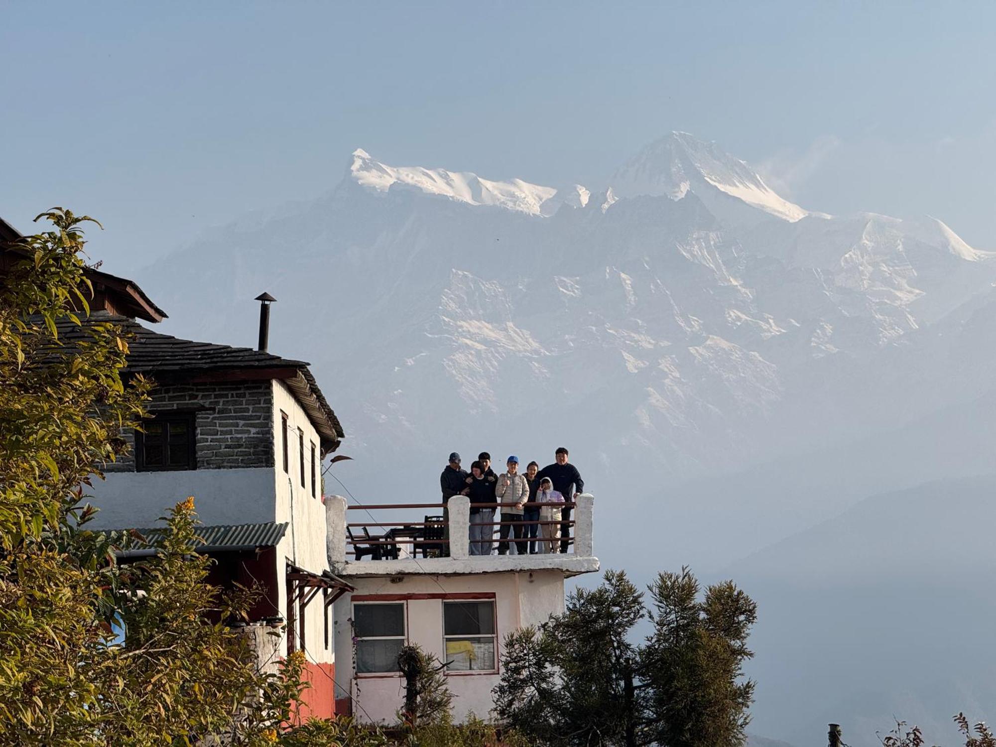 Es Deurali Resort Pokhara Dış mekan fotoğraf