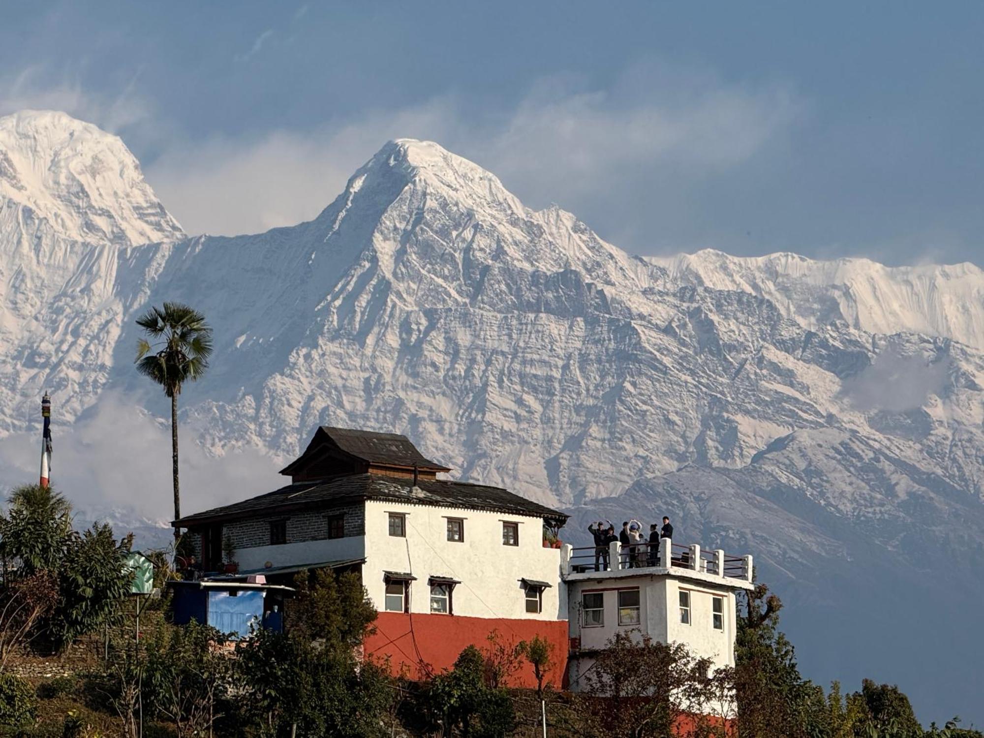 Es Deurali Resort Pokhara Dış mekan fotoğraf